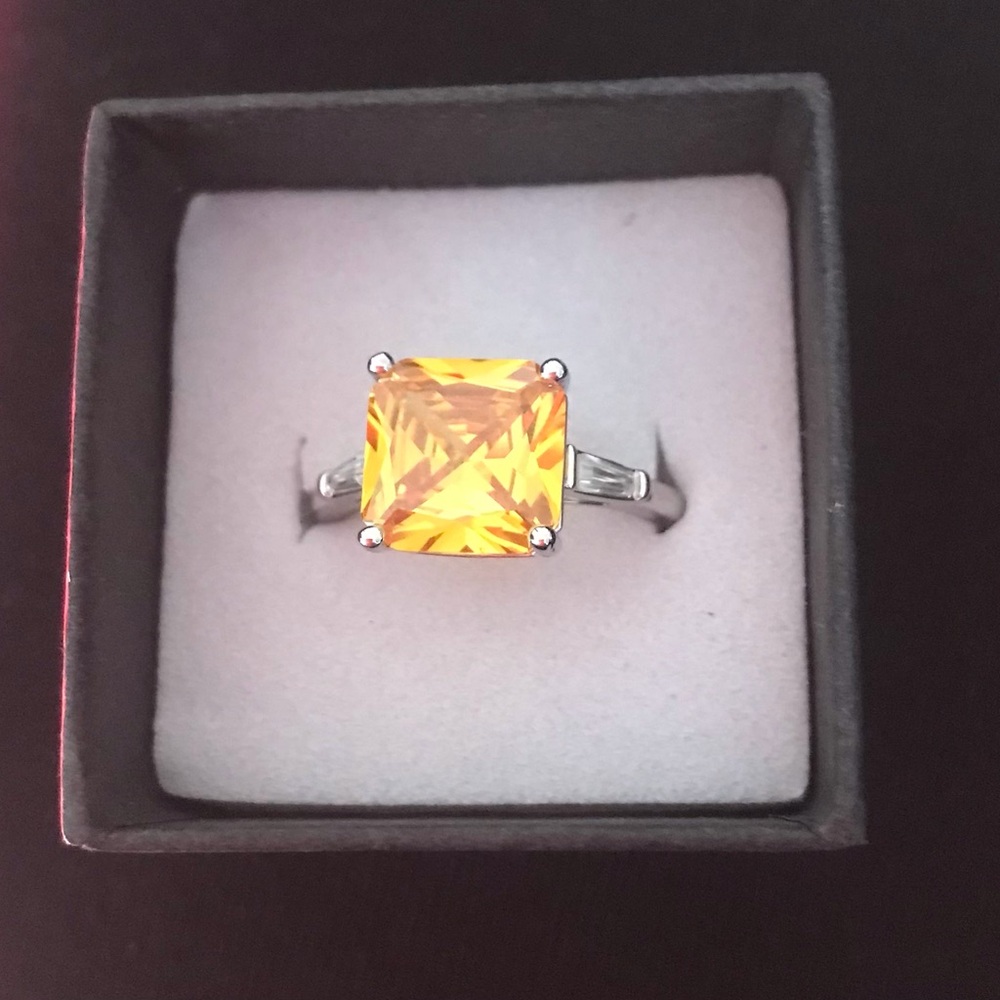 Sterling Silver Ring with Citrine Gemstone
